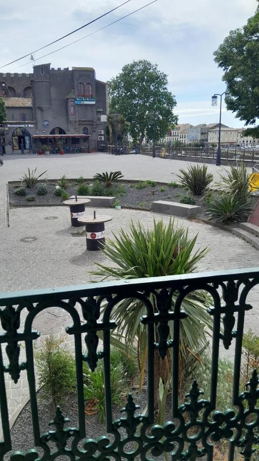 Appartement Authentique Au Bord Du Fleuve Herault Agde Esterno foto