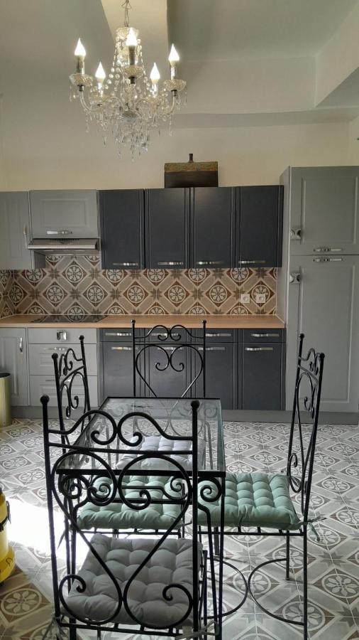 Appartement Authentique Au Bord Du Fleuve Herault Agde Esterno foto